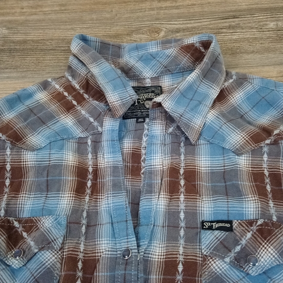 Southern Thread Western Long Sleeve Button Down Shirt - Picture 5 of 9
